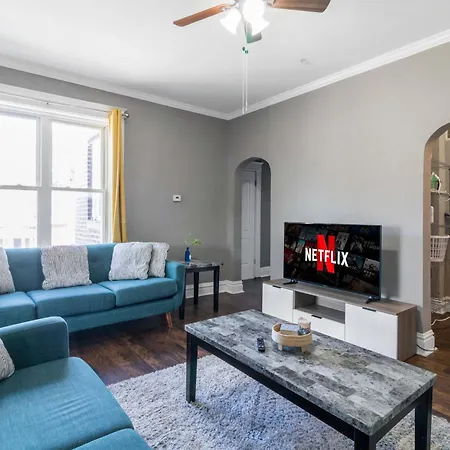 Roomy 2Br-1Ba Wfh Desk & Backyard